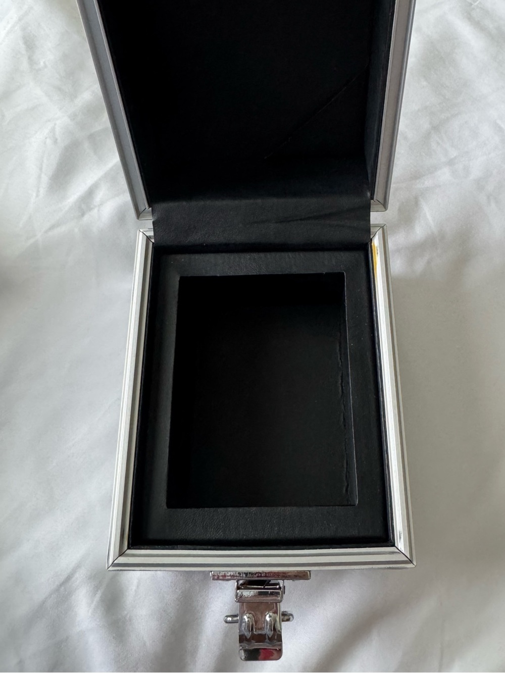 TW Steel Original Metal Watch Box with Cushion, Manual & Blank Guarantee Card - Picture 7 of 15
